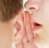 Люди предпочитают слушать правым ухом