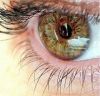 Впервые женщине пересадили бионический глаз